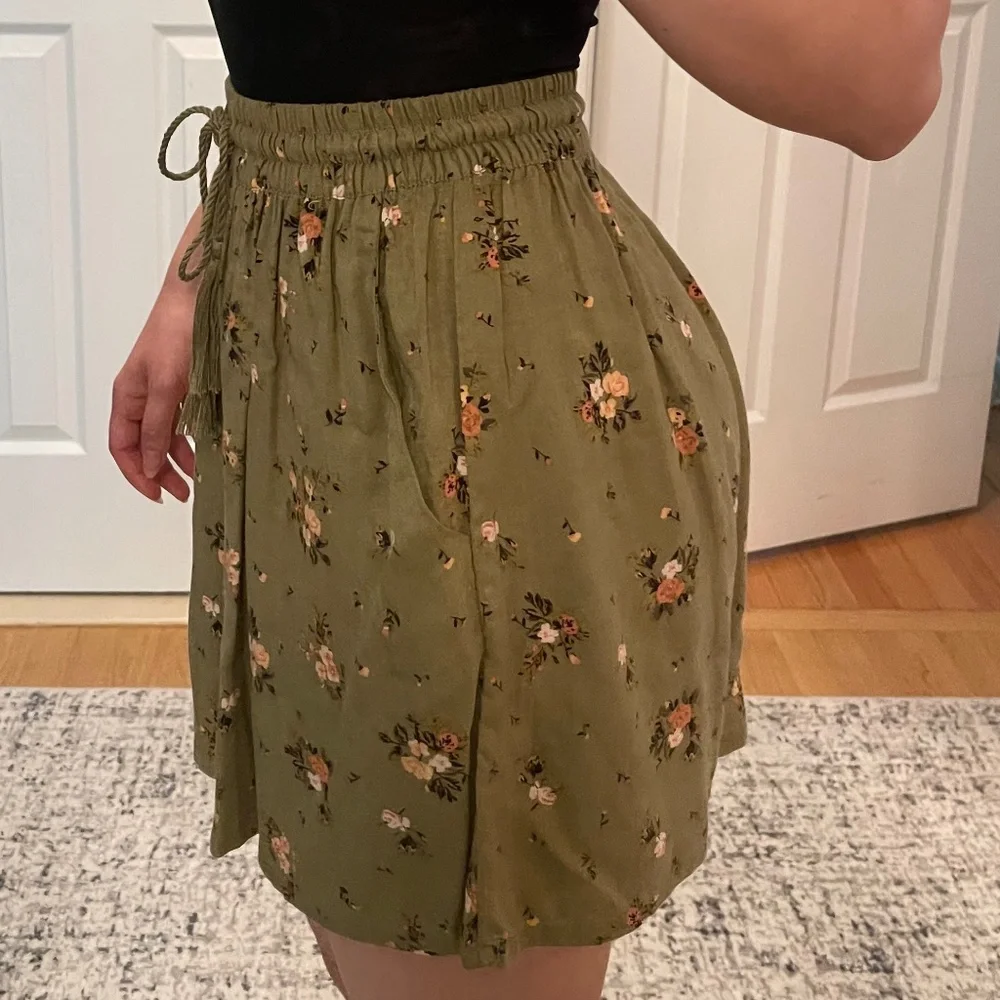 Olive Floral Skirt - Picture 3 of 4